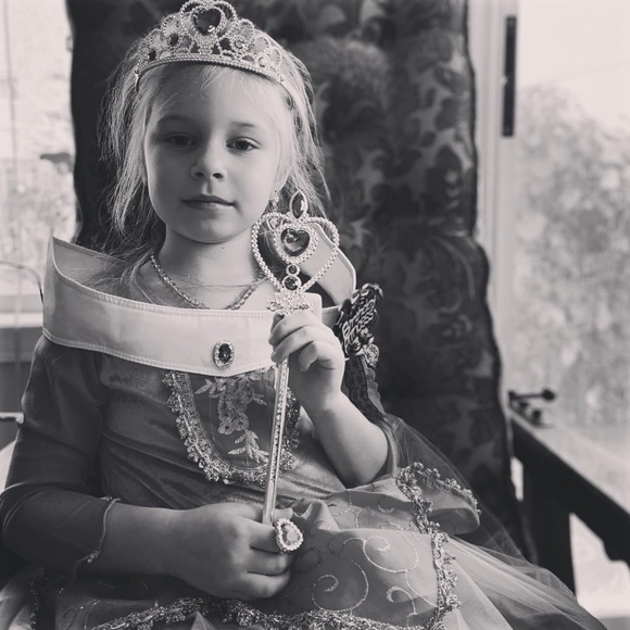 Meet your Posher, Danya - Picture 1 of 1